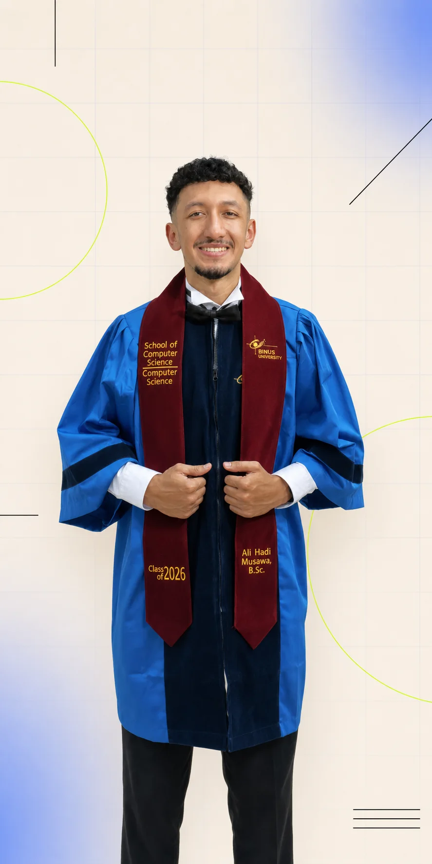 Ali Hadi Musawa, founder Skillview, mengenakan toga wisuda